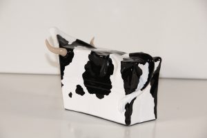CODE: CL007 | Tétra-Vache Classic demi litre noir-blanc