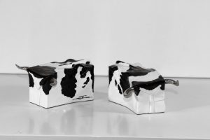 CODE: CL004 | Tétra-Vache Classic demi litre noir-blanc